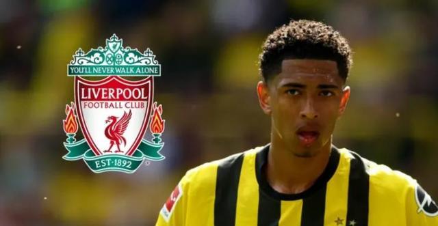 埃利奥特晒内马尔与梅西的球星卡，并配上了GOAT的emoji（埃利奥特晒出梅西与内马尔球星卡，配上'GOAT'表情符号）