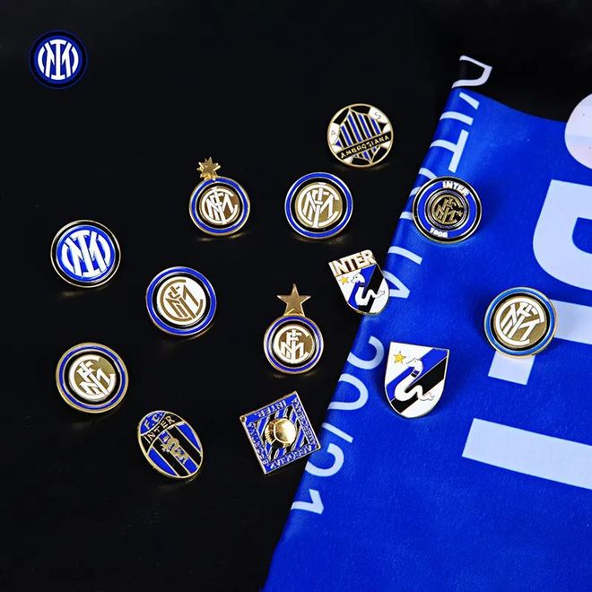 F1世界冠军现身2025阿布扎比大奖赛（F1世界冠军亮相2025年阿布扎比大奖赛）