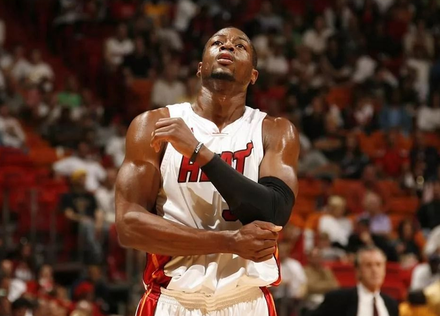 索博斯洛伊：萨拉赫是我的朋友，但这是他和俱乐部之间的事（索博斯洛伊：我和萨拉赫是朋友，他与俱乐部的事不便置评）