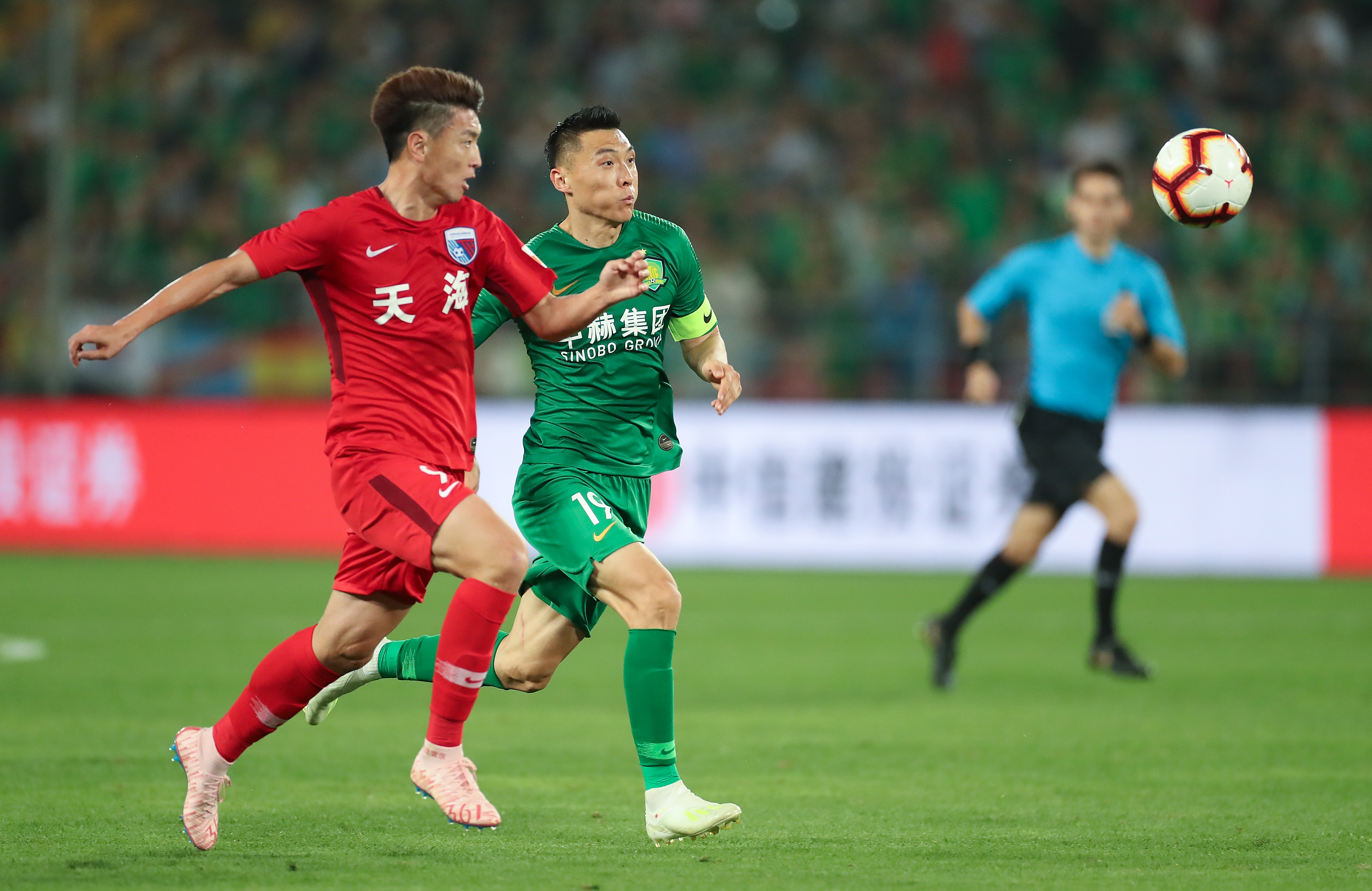 记者：拜仁等多家欧洲俱乐部对霍芬海姆前锋阿斯拉尼感兴趣（拜仁在内多家欧洲俱乐部关注霍芬海姆前锋阿斯拉尼）