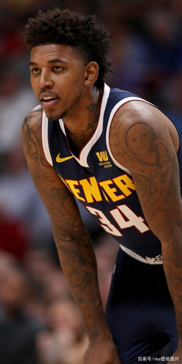 戏剧要来了吗？诺里斯超越角田时四轮出白线，被赛会记录（悬念升级？诺里斯四轮越白线超越角田，被赛会记录）