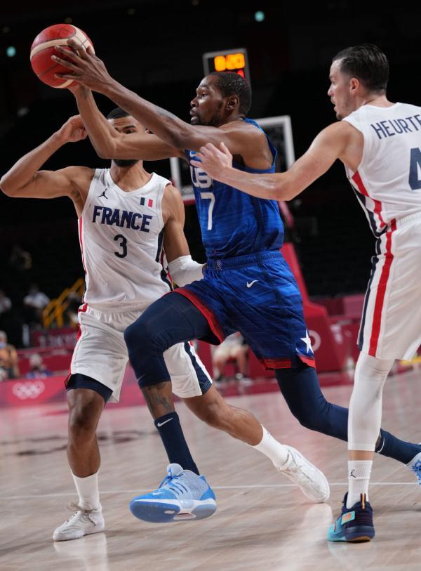 美媒：哈克斯目前是年度最佳第六人热门人选（美媒：哈克斯是本季最佳第六人热门）