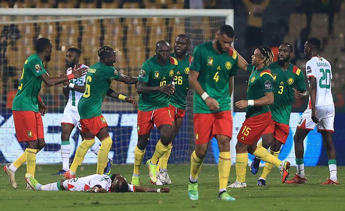 一场4-0！让意甲榜首易主：国米大胜登顶，争冠4强差3分米兰有戏（4-0大捷改写意甲排名：国米登上榜首，争冠四强仅差3分米兰仍有戏）