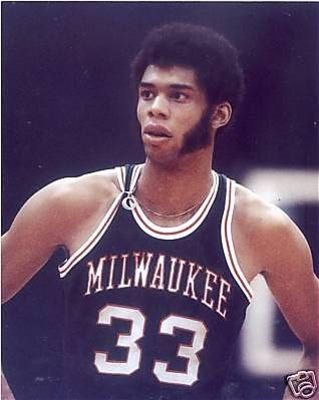 TA：巴萨、曼城和巴黎欣赏阿克利乌什，明夏他会高价转会（TA：巴萨、曼城与巴黎青睐阿克利乌什，明夏或高价转会）