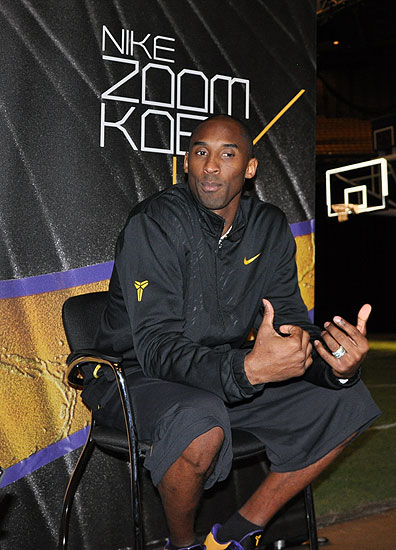 六战全胜！米兰冬奥会冰壶资格赛中国男队提前锁定晋级赛名额（六连胜！中国男队在米兰冬奥冰壶资格赛提前锁定晋级席位）