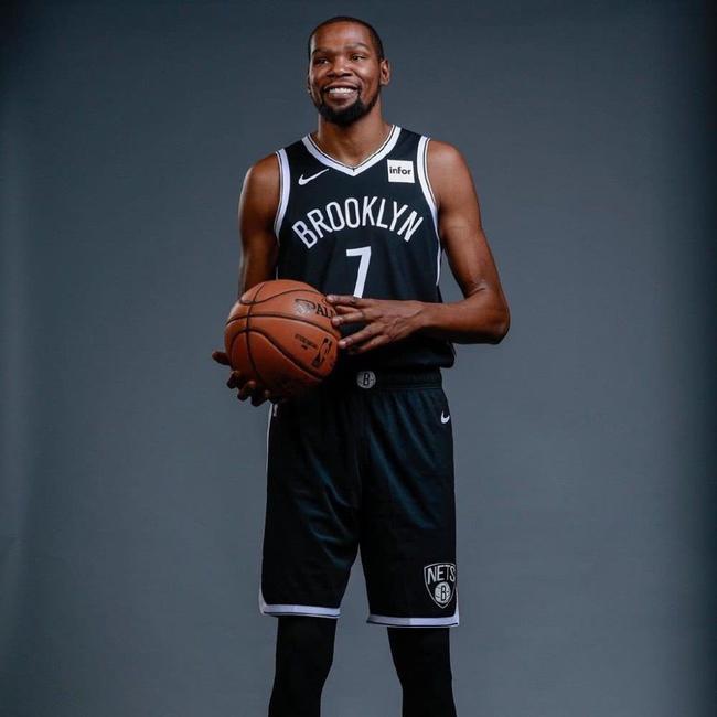 意甲知名媒体人：米兰门将迈尼昂和切尔西的谈判已冻结，目前没有进展（意媒：米兰门将迈尼昂与切尔西谈判暂停，暂无进展）