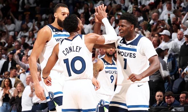 看完辽宁耻辱输江苏，再看看广东！你才知道杜锋和朱芳雨多伟大（目睹辽宁不敌江苏，再看广东，才懂杜锋与朱芳雨有多伟大）