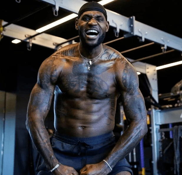 近3场不胜0进球，旧将：那不勒斯踢成那样是想赶走孔蒂（近三战不胜且零进球，旧将质疑：那不勒斯这踢法像在逼走孔蒂）