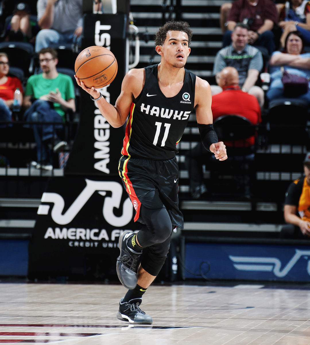 阿贾克斯临时主帅：本菲卡第一球是越位的，这不应该发生（阿贾克斯代理主帅：本菲卡首球越位在先，本不该被判有效）